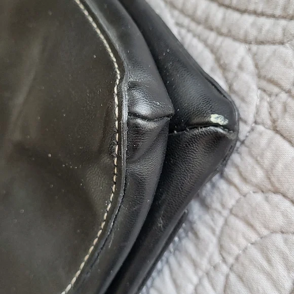 Nine West black leather look medium size purse - Picture 5 of 5